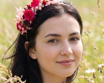 Red Rose Headband with Berries: Romantic Hair Accessory
