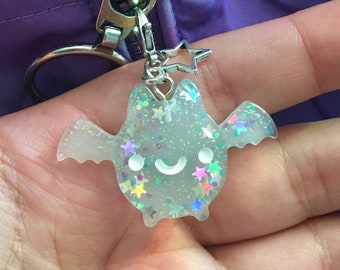 BLUE Kawaii Bat Zipper Pull - Holographic, Holo Shoelace Pastel Goth Shoe Lace Phone Charm, Stitch Marker, Journal Clip, Zipperpull Clip on