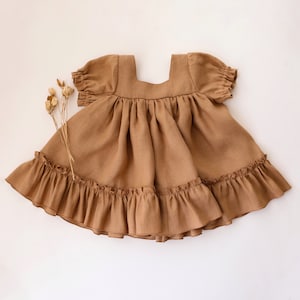 Girl Linen Short Sleeve Top with Square Neck and Ruffled Hem | Color Latte