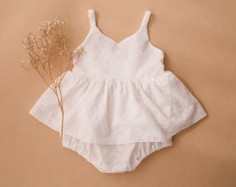Baby Mädchen Sweetheart Bubble Romper in Lilia Broderie Anglaise