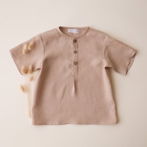 Boy Linen Short Sleeve Buttoned Top | Color Beige