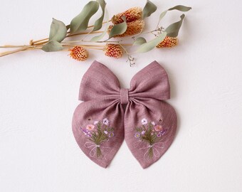 Hair Bow in PALE LILAC Linen, Embroidered Hair Bow Clip “Honeybee Bouquet”, Handmade Linen Hair Accessory