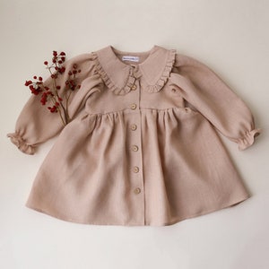 Leinenkleid , Mädchen Leinenkleid mit langen Ärmeln & Rüschenkragen | Farbe Beige