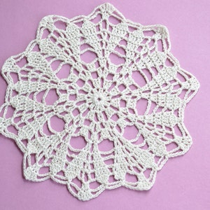 Doily, Small crocheted doily, round teardrop doily (larger version), Victorian, home decor, tea party accessory, neutral decoration, tea