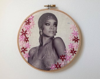 Broderad Rihanna Hoop Rosa Prästkragar