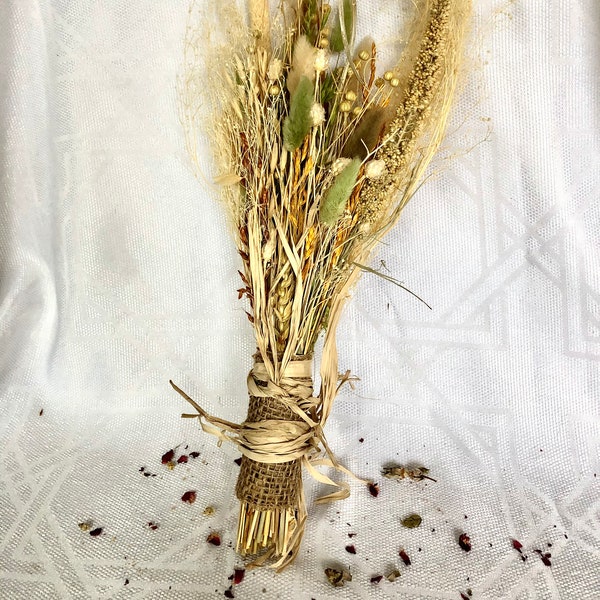 Vintage Handmade Broom // Natural Witch's Besom // Cottagecore Decor