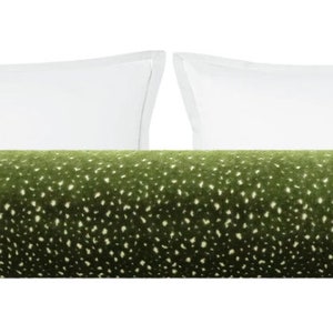 The Bolster : Antelope Cut Velvet // Oliva / almohada de refuerzo verde / decoración del dormitorio / terciopelo de diseño / imagen 2