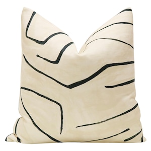Kelly Wearstler Graffito // Linen + Onyx Pillow  | Lee Jofa | throw pillow | cream linen |