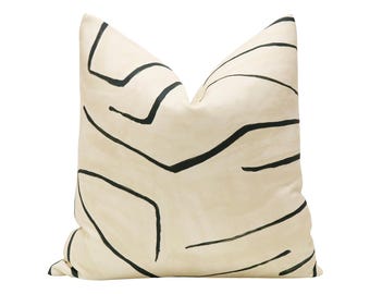 Kelly Wearstler Graffito // Linen + Onyx Pillow  | Lee Jofa | throw pillow | cream linen |