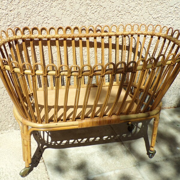 Vintage  French baby bed rattan - craddle - moise - loops & rosettes 1960