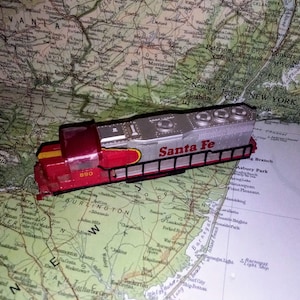 Vintage N Gauge Santa Fe #890 Locomotive Shell (Damaged) Repurpose