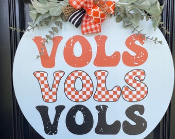 TN Rocky Top Orange & White Home Tennessee Vols Football Wooden Door Hanger // Go Big Orange Door Decor // University of Tennessee Wreath