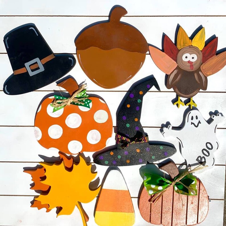 Interchangeable Door Hanger Wreath With Seasonal Etsy