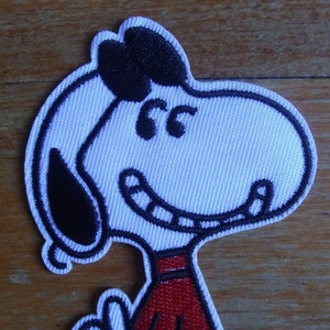 Cool Joe - Cool Breeze - Tecknad Beagle med solglasögon - Broderad lapp med strykfunktion