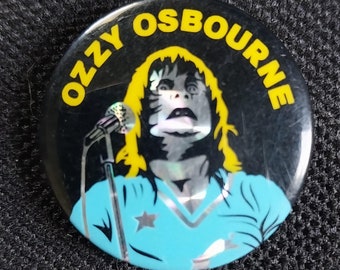 Echte vintage jaren 80 originele OZZY Osbourne prisma pin pinback knop badge zeldzaam