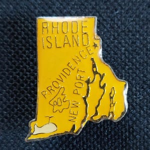 Vintage State of RHODE ISLAND Enamel Hat Tie Tac Shirt Jacket Vest Lapel Pin