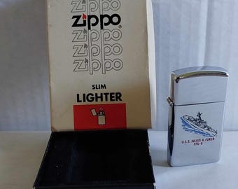 その他 USS KITTY HAWK CV-63 Zippo ZIPPO USS KITTY HAWK CV-63 VINTAGE 1983 SLIM LIGHTER W
