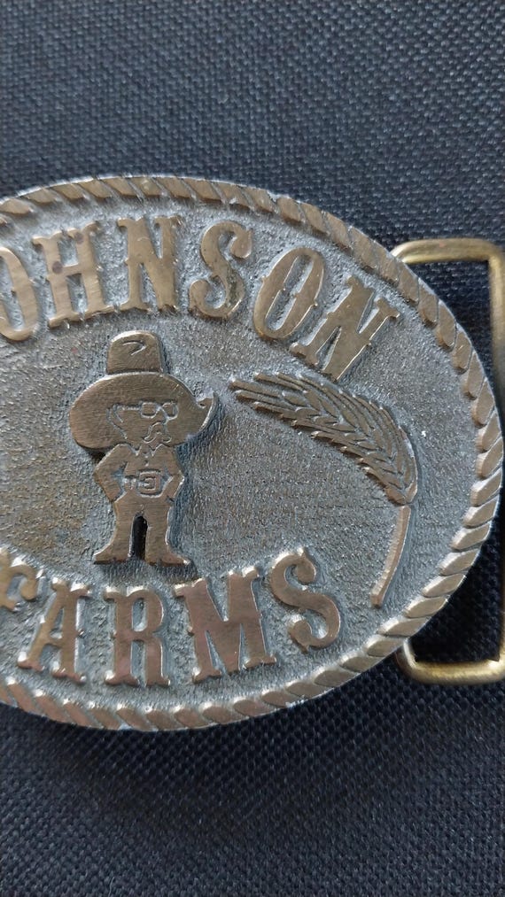 RARE Vintage Special Edition 1984 Johnson Farms Hit Line USA Belt Buckle View 5