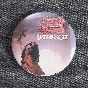 True Vintage Original 1983 OZZY Osbourne Blizzard of OZ Heavy Metal Band Album Pin Pinback Button Badge