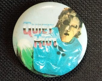 Quiet Riot Vintage 80s Rock Band Album Cover METAL HEALTH Pin Button Badge Pinback