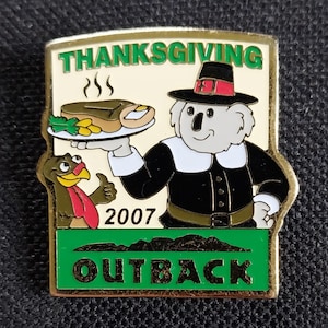 Vintage NOS 2007 Outback Steakhouse Thanksgiving-reklam Hatt Kavaj Skjorta Väst Kavajnål