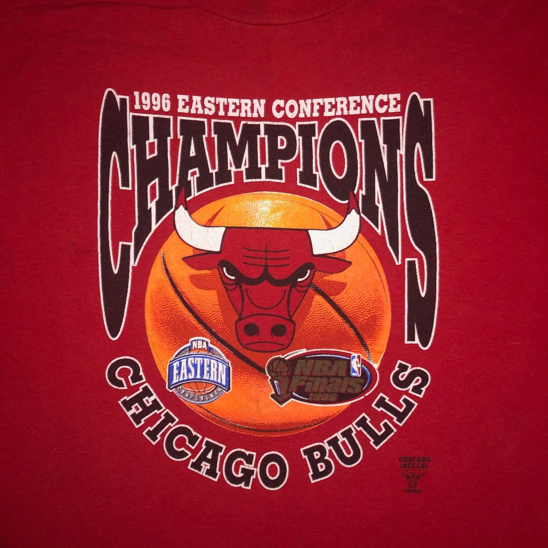 Vintage 90s Chicago Bulls T Shirt SMALL 1996 NBA Champions Michael