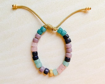 N.º 46 / Pulsera de cuentas de cuervo con piedras preciosas / Cuentas Pony / Diseños personalizados / Inspirada en diseñadores / Cuentas Forte / Estilo de atado / Arcoíris / Regalos personalizados