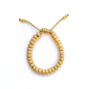 N.° 82 / Pulsera de cuentas Stardust rellenas de oro de 18 k / Cuentas de poni / Diseños personalizables /