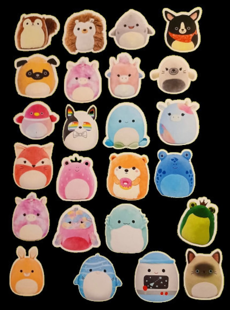 Puede incluir: Una colecci&oacute;n de 25 peluches coloridos de diferentes formas y tama&ntilde;os. Los peluches son todos suaves y tiernos, y presentan una variedad de dise&ntilde;os diferentes, incluyendo animales, personajes y formas abstractas.