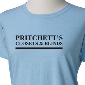 PRITCHETT&#39;S CLOSETS & BLINDS - Women&#39;s T-shirt - in many color options - Modern Family phil jay claire gloria mitchell logo haley
