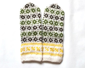 Mittens. Hand knitted mittens, wool mittens, women mittens, colorful mittens, Nordic mittens, Latvian mittens