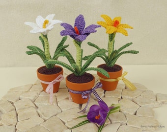 e-Book: Crocus, mini flower crochet pattern