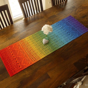 e-Book: Crochet pattern table runner "Arcobaleno"