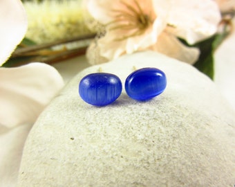 Blue Cats Eye Earrings/Stud Earrings/Silver Earrings/Handmade Earrings/Cats Eye Jewelry/Modern Jewelry/Simple Earrings/Small Earrings