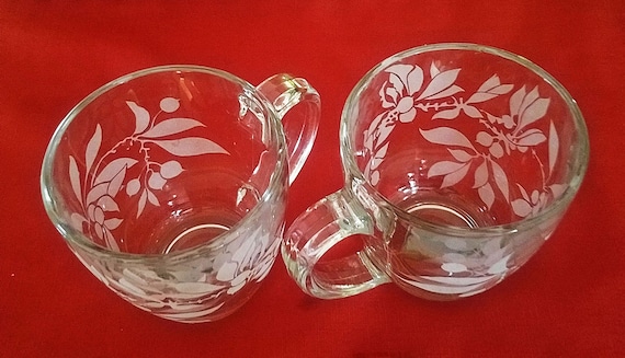 Engraved Glass Coffee Mugs, Set of 2, 15 Oz, Leaves and Berries