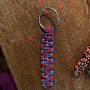 Simple key chains out of Paracord