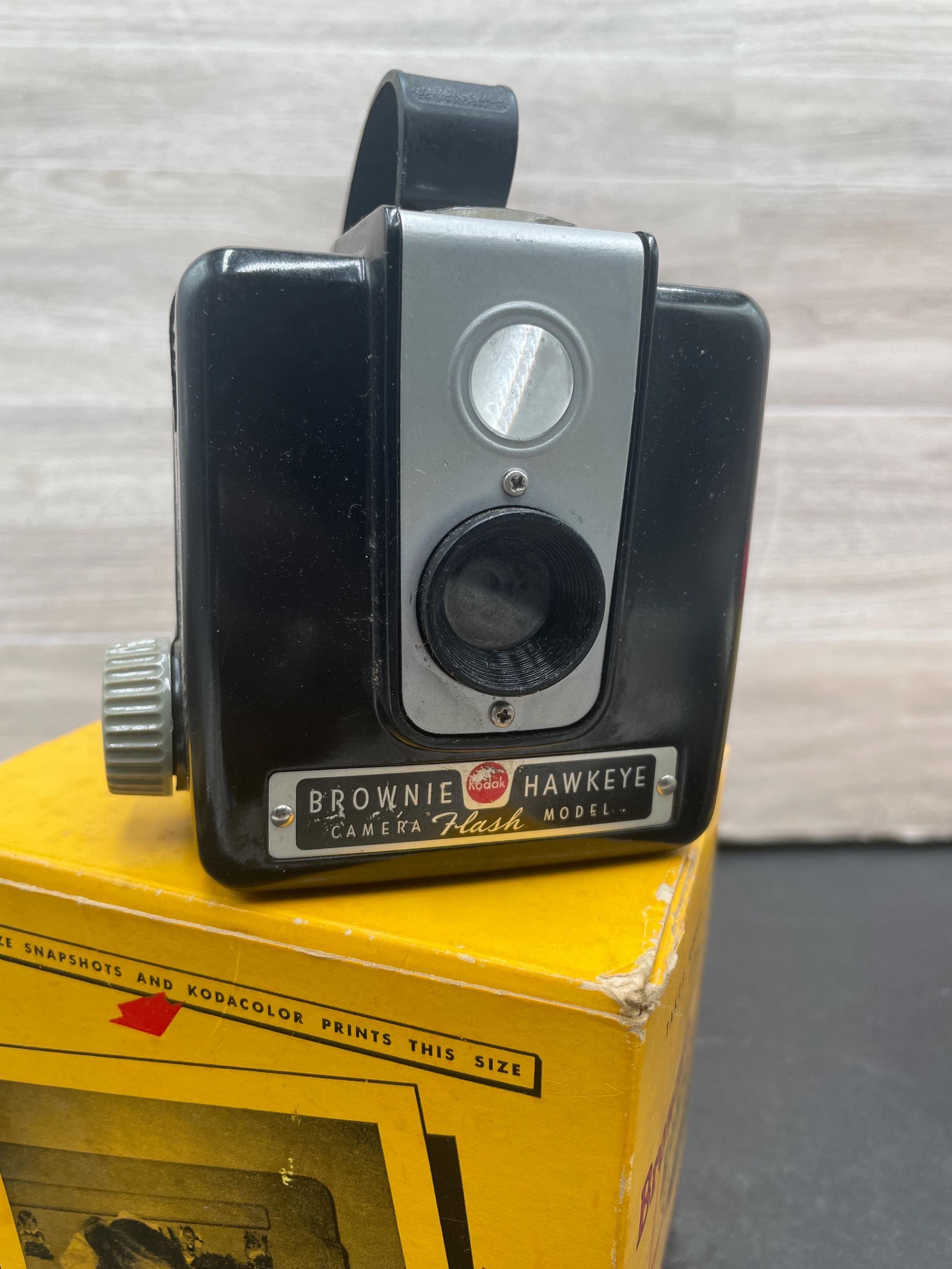 Appareil Photo Vintage Kodak Brownie Flash - 1955 - Objet Déco XXème - Très Bon État