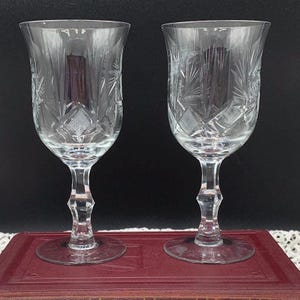 Pair of Vintage Wine Glasses, Pinwheel Starburst Design Crystal Glass Wine Glasses, Two Vintage Red Wine Glass, Crystal Stemmed White Wine