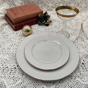 White Plate with Gold Trim Dinner Salad plates Vintage White China Salad Plates Bread Plates Fine China Royal Majestic White Gold Dinnerware