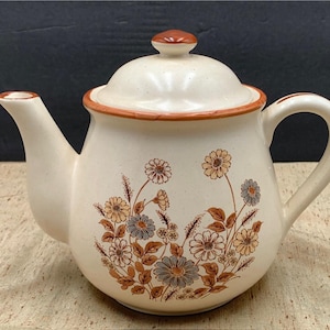 Vintage Floral Gardenia Tea Pot w Lid Retro Flowers Blue Brown Cream color Ceramic Tea lover Made in Japan 1980s Medium size Tea Lovers Gift