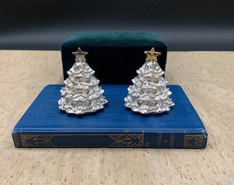 Vintage Godinger Silver Art Co. Treasures silver-plated Christmas tree shaped  salt and pepper shakers. Green velvet box.