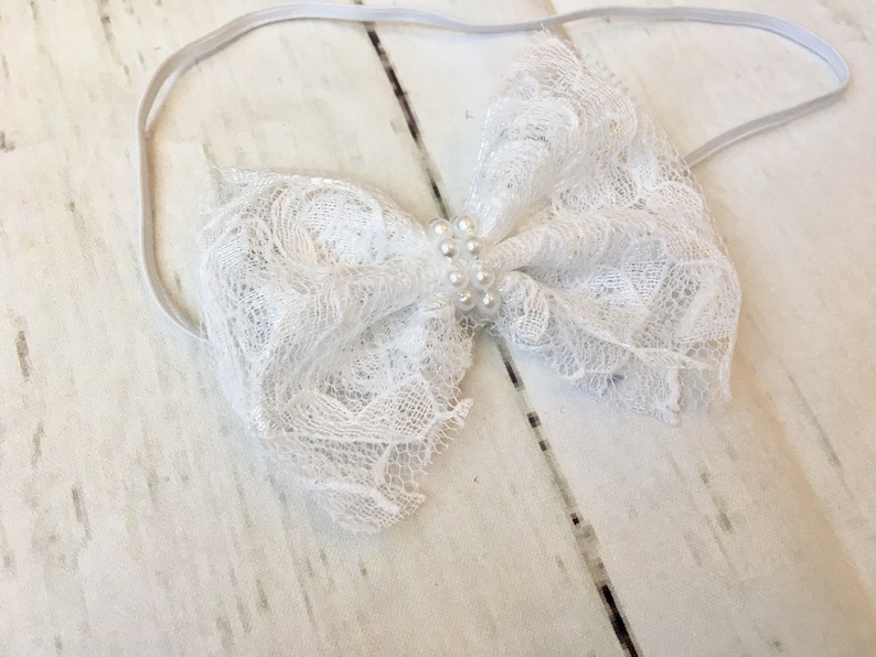 Classic Lace Bow