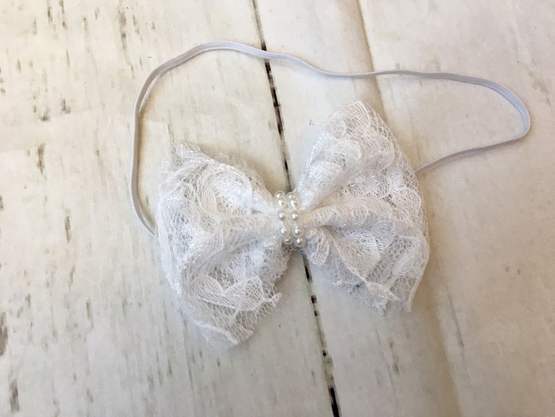 Classic Lace Bow