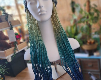 Blonde und blaue Dread-Twist-Hut-Perücke – synthetischer Dreadlock-Hut, Festival-Haar-Accessoire, Kopfgröße 56 cm