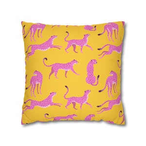 Cheetah throw pillow cover, animal print pillow case cheetah home decor jungle bedroom decor leopard accent pillow boho bohemian pink