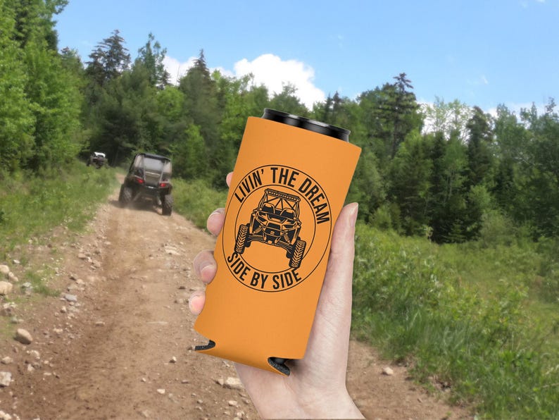 Livin' The Dream Side by Side Can Coozie, UTV Rider Gift afbeelding 1