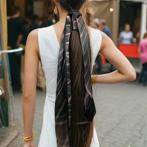 Pañuelo de seda estrecho, banda para el pelo, pañuelo de seda para sombrero, coleta de 12,7 cm de ancho, pañuelo de satén de seda fractal rosa y negro, regalos para mujer, faja de seda.