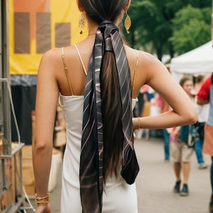 Pañuelo de seda estrecho, banda para el pelo, pañuelo de seda para sombrero, coleta de 12,7 cm de ancho, pañuelo de satén de seda fractal rosa y negro, regalos para mujer, faja de seda.