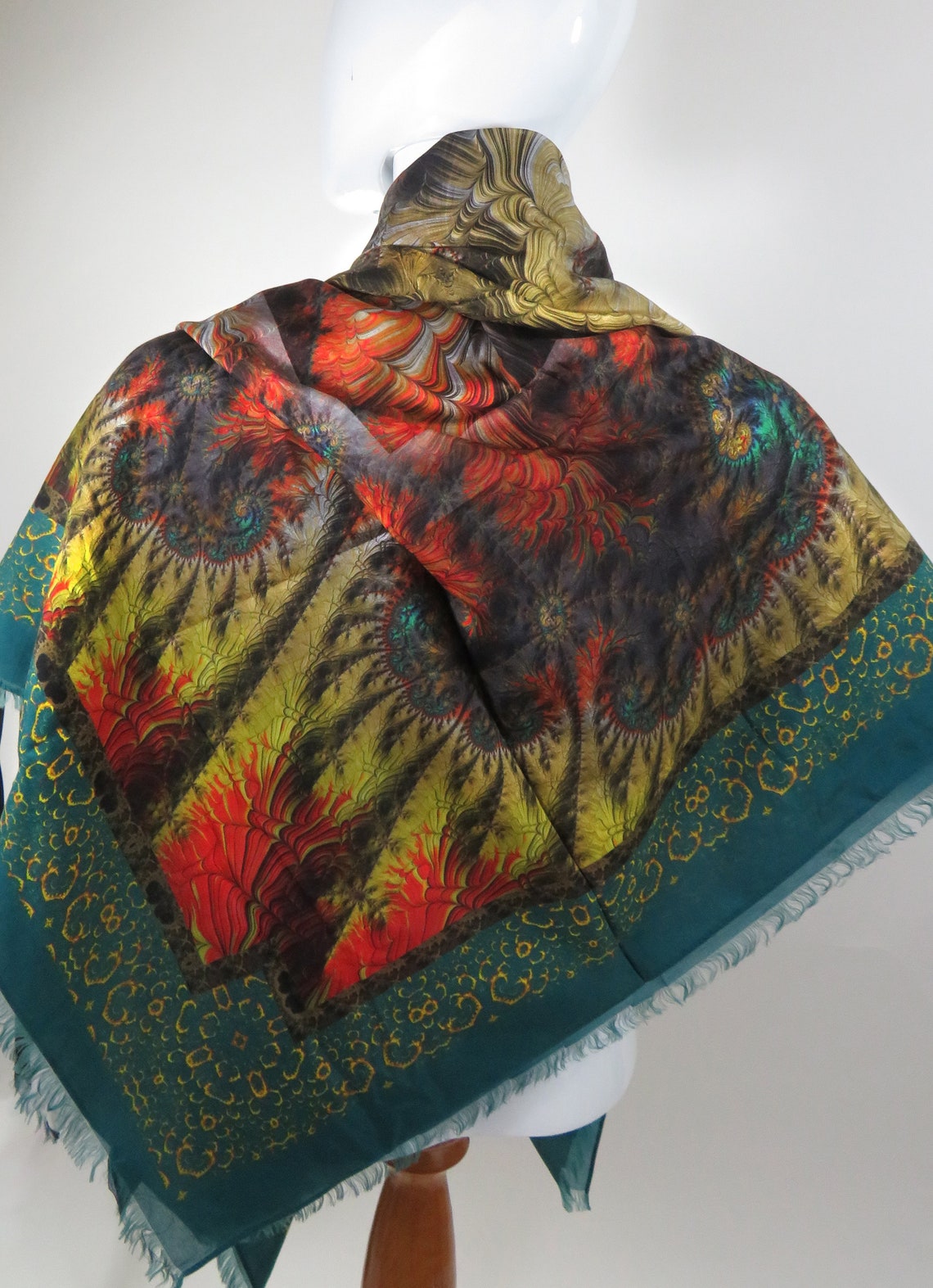 Sarong/Shawl, Rust Medallion