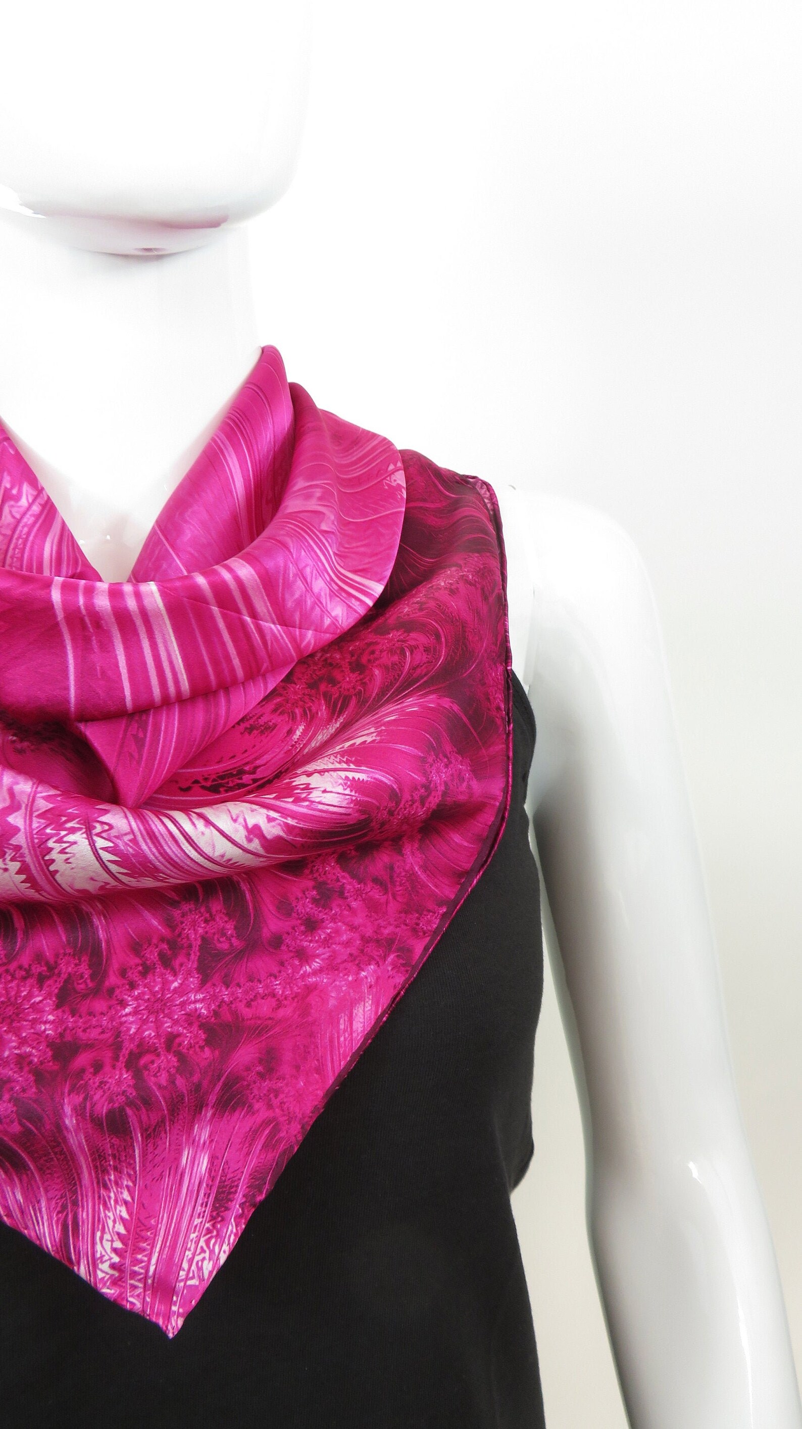 Ortigia Silk Scarf Palma Fuscia main image 0